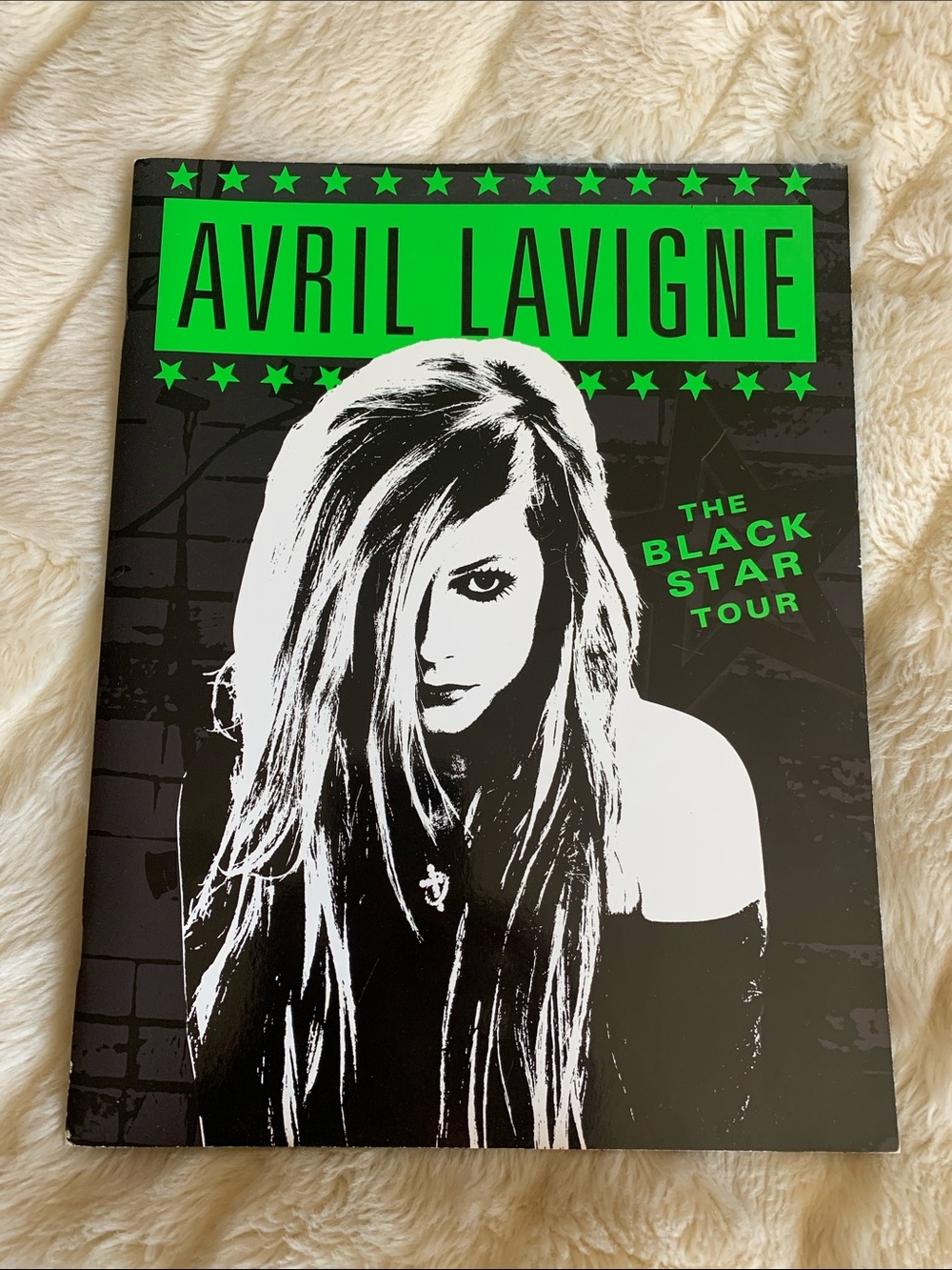 Avril Lavigne the black star tour official concert program